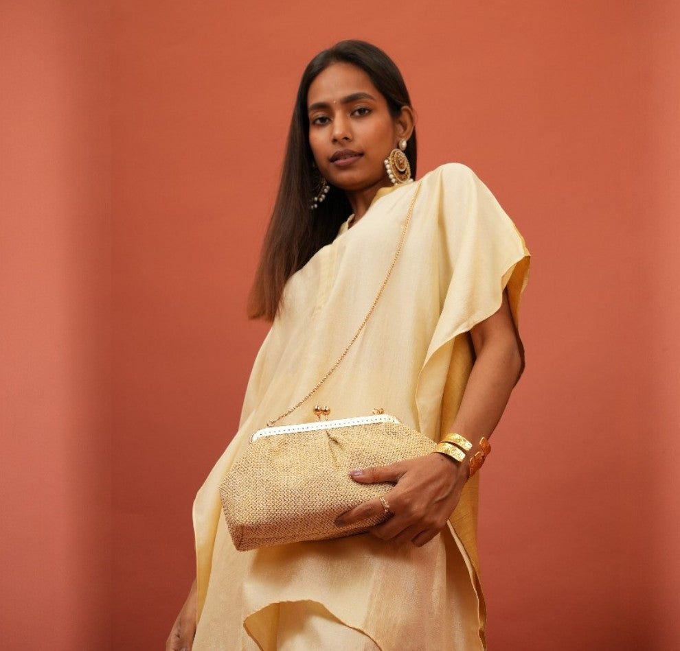 Aria Clutch - Beige