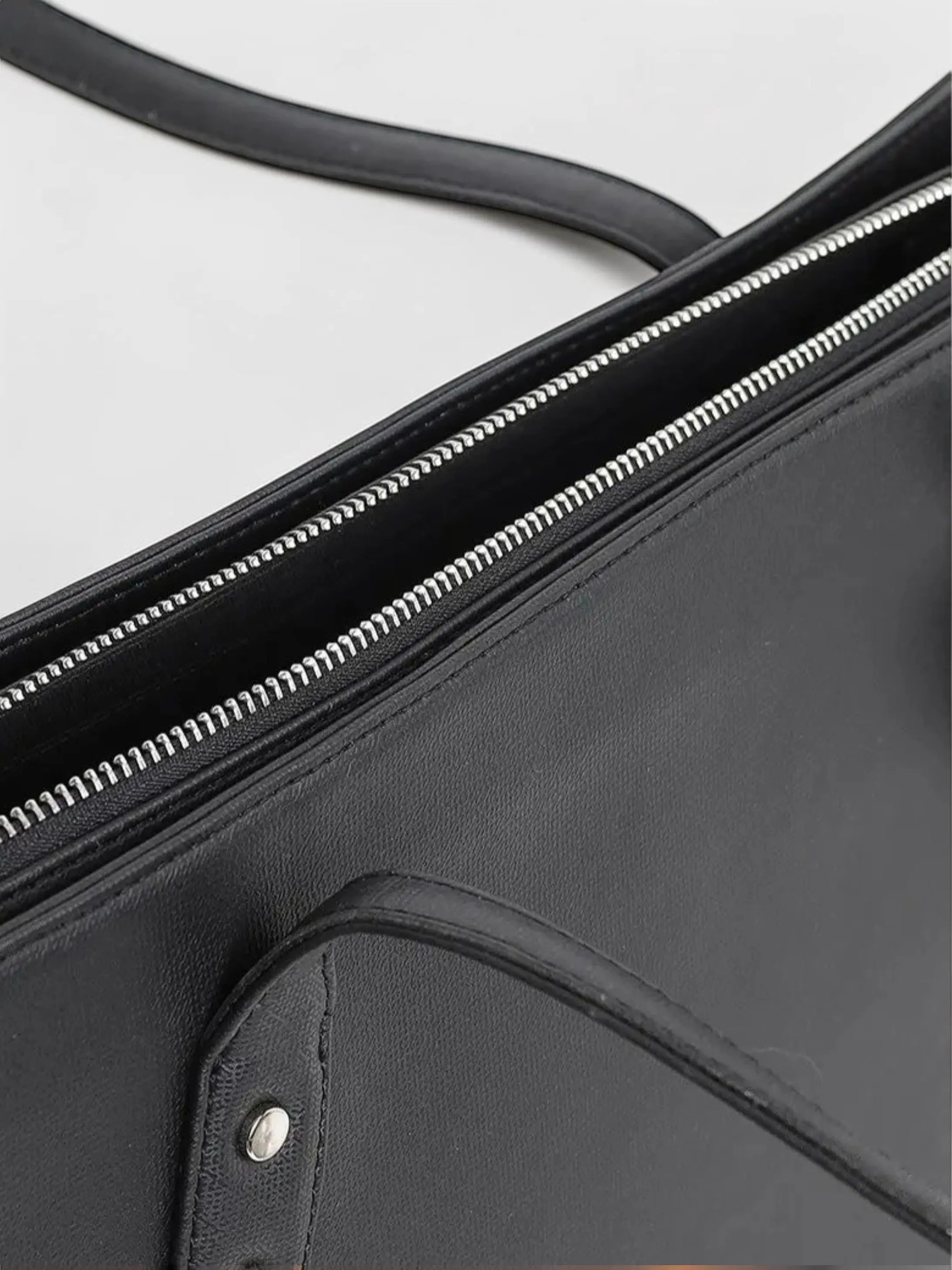 Elevate Tote Bag - Black YuvaStree