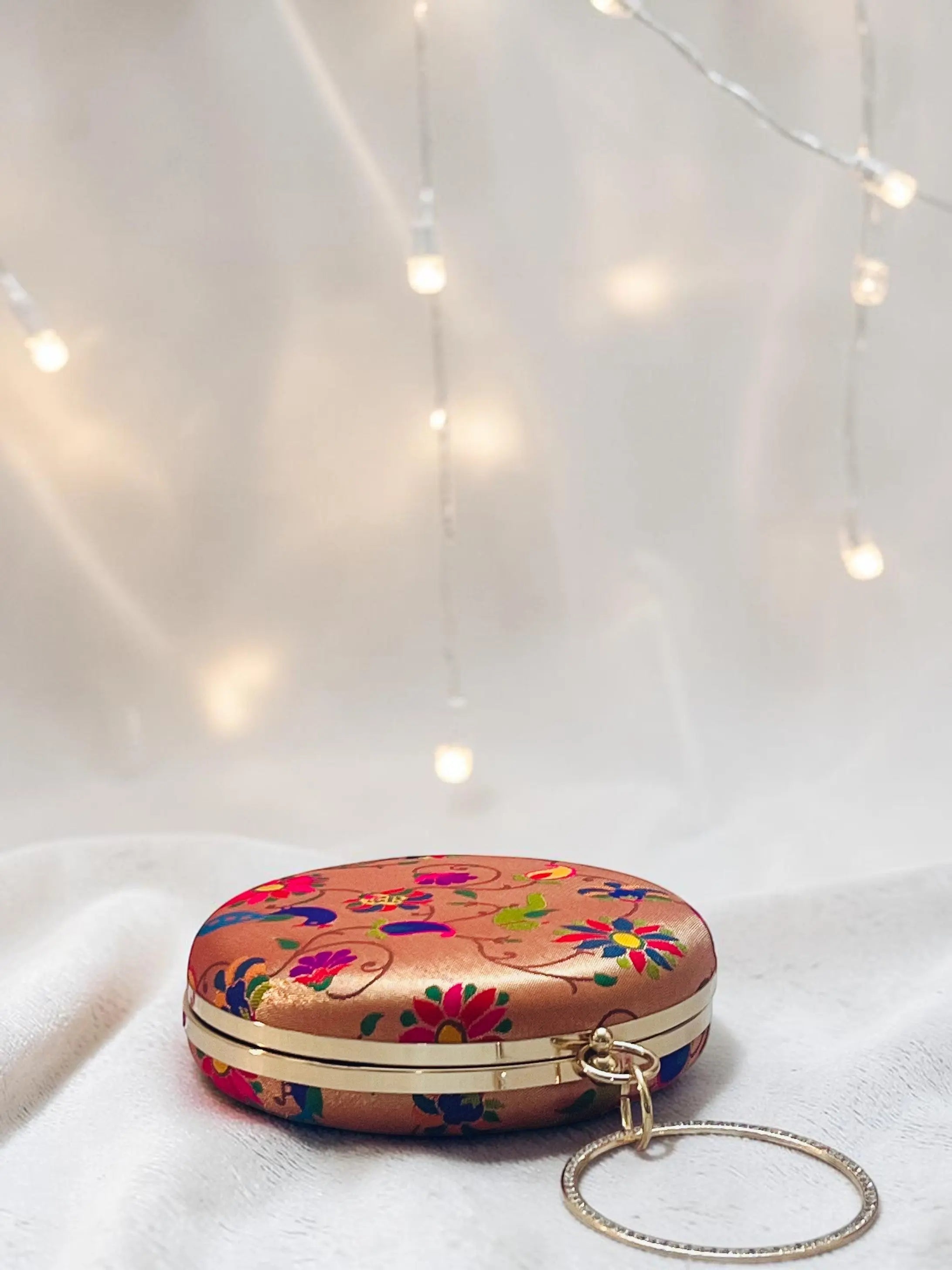 Meher Ring Clutch - Paithani Silk YuvaStree
