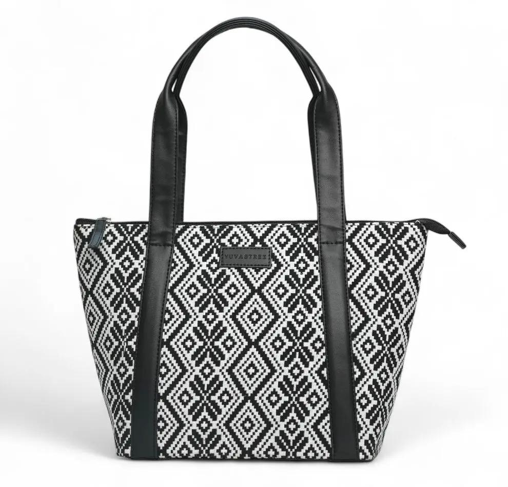 Lyra Tote – Noir Diamond YuvaStree