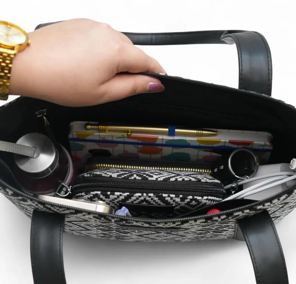 Lyra Tote – Noir Diamond YuvaStree