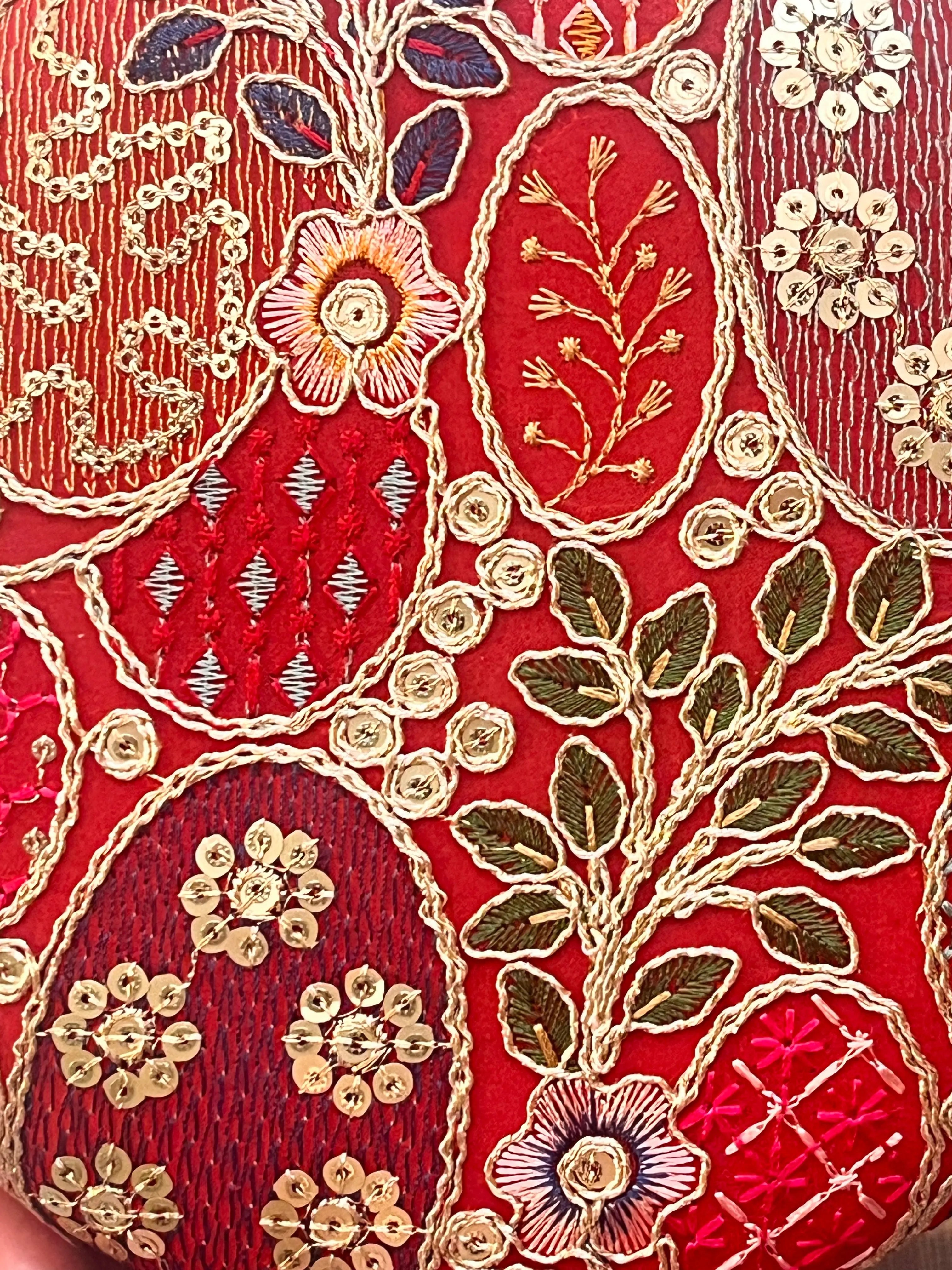 Meher Ring Clutch - Red YuvaStree