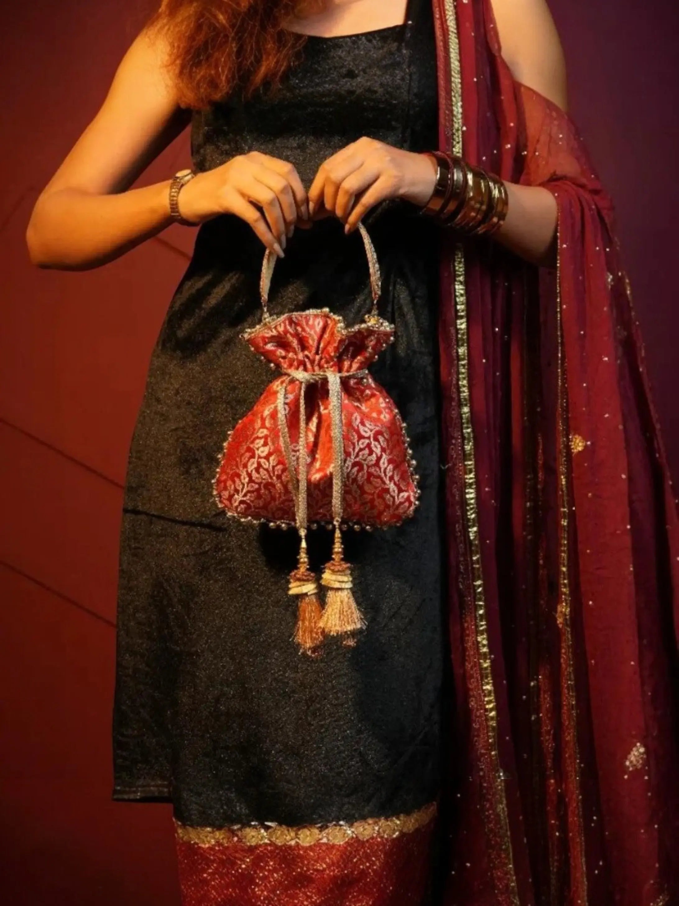Anaira Potli – Ruby Gleam YuvaStree